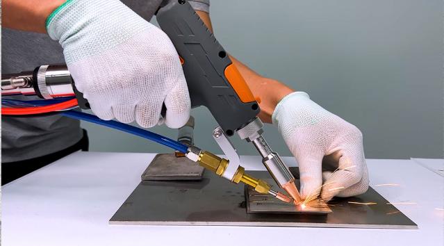 Wie dick kann ein Laserschweißgerät Metall schweißen?